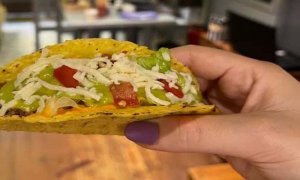 Sosisli Taco